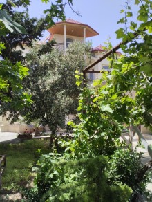 Buzovnada, Aida parkının arxasında Satılır Həyət evi, -2