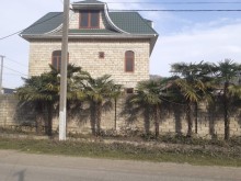 Lənkəranda Xəzər palace restoranının yanı Həyət evi satilir, -2