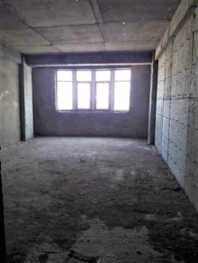 "Azadlıq prospekti" metrosuna, Şərq-Qərb Tibb Mərkəzinə yaxın Yeni Tikili, -2