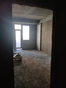 "Azadlıq prospekti" metrosuna, Şərq-Qərb Tibb Mərkəzinə yaxın Yeni Tikili, -4