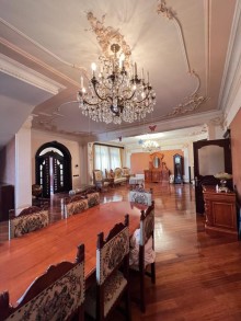 Bakıxanov (Razin) elit "Dağ massivi" ərazisində 4 mərtəbəli villa satılır., -7