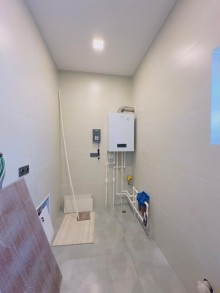 Bakıda fərdi həyət evləri massivi sayılan Şüvəlan qəsəbəsində modern ev satılır, -19