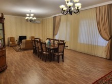 Şüvəlan qəsəbəsində, tam yaşayış məntəqəsində Həyət evi, -10