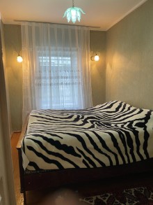 В центре Кубы, на проспекте Г. Алиева, продаётся двухэтажный дом, -11