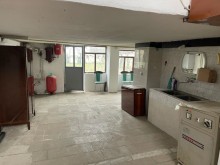 В центре Кубы, на проспекте Г. Алиева, продаётся двухэтажный дом, -15