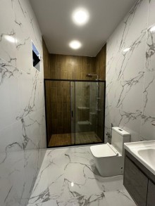 Mərdəkan qəsəbəsində 4 sot torpaq sahəsində yerləşən 1 mərtəbəli, modern satılır, -20